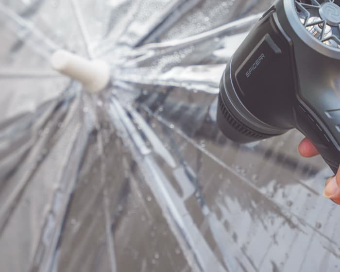 傘の水気飛ばし